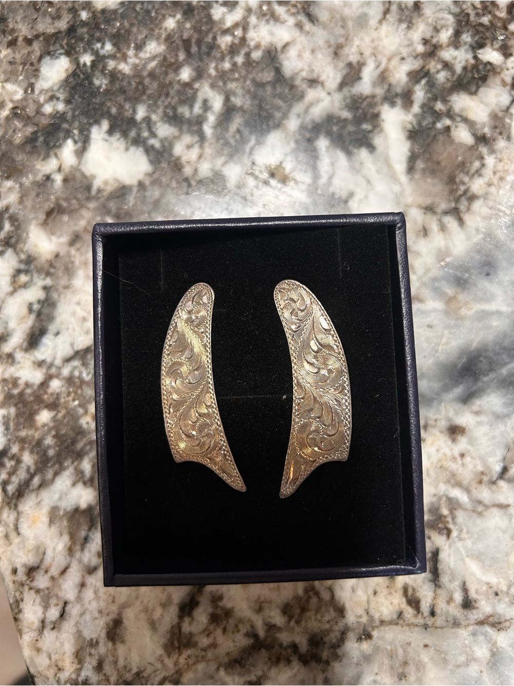Silver Concho Western Filigree Curved Earrings - Women Accessories